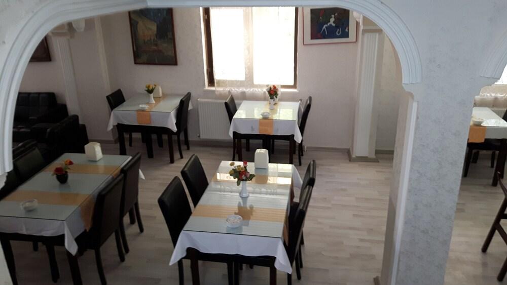 Kafkas Hotel Antalia Esterno foto